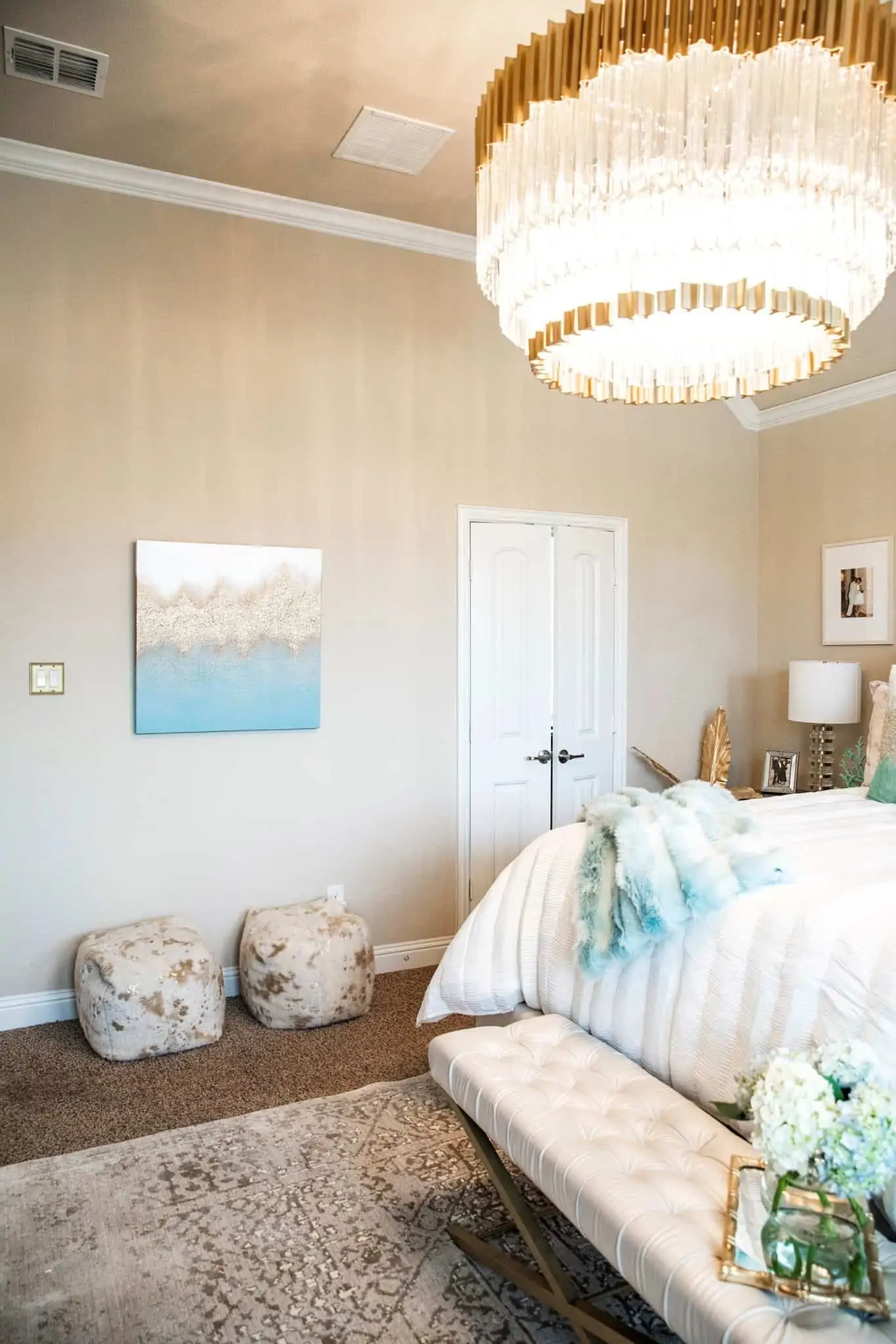 Coastal Glam Bedroom Ideas featured by top US lifestyle blog, Glamorous Versatility