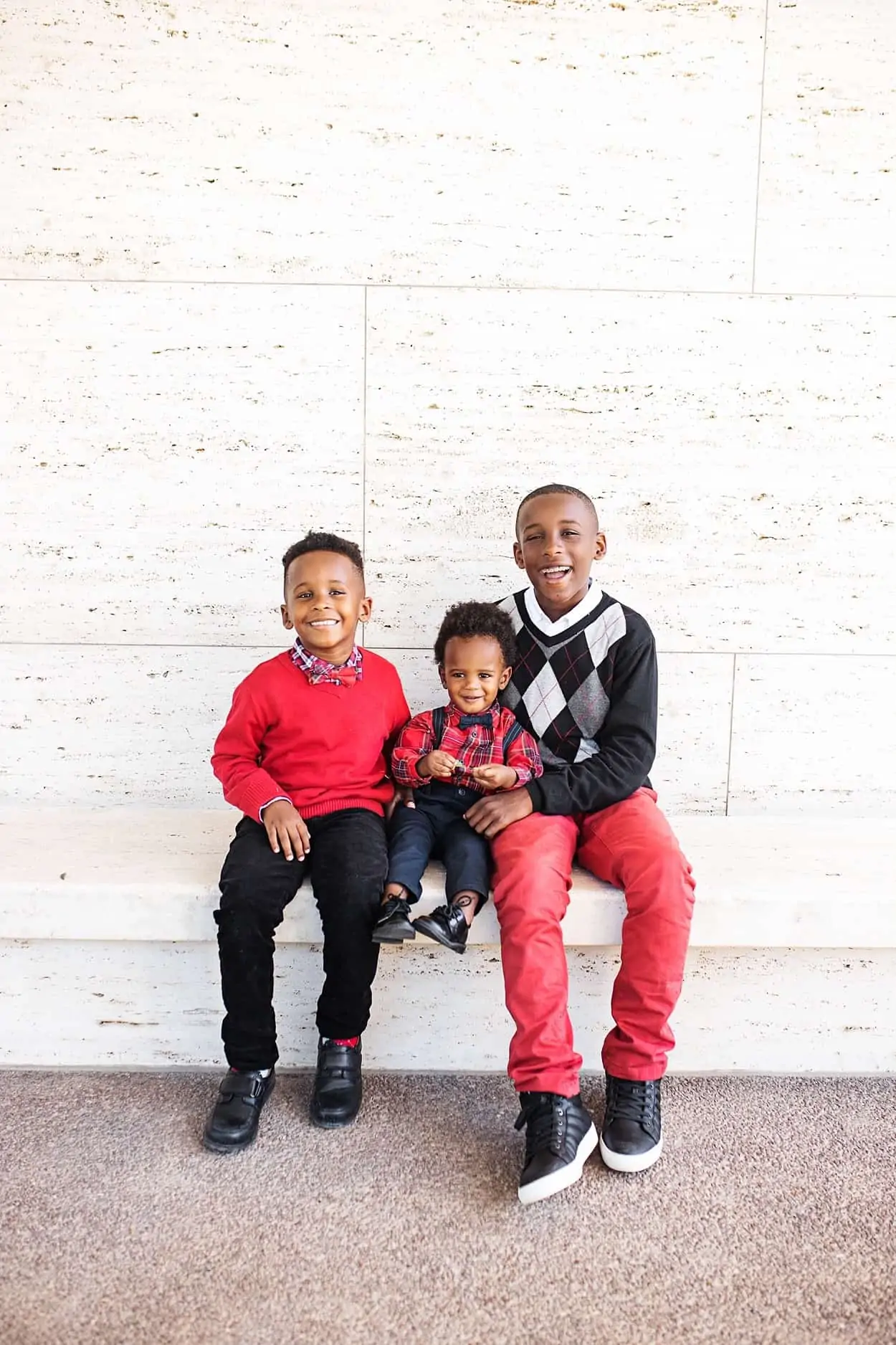 Essential Tips for Taking your Family Christmas Pictures featured by top US life and style blog, Glamorous Versatility
